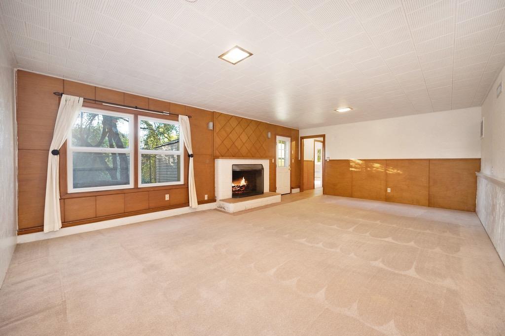 4001 La Canada Court