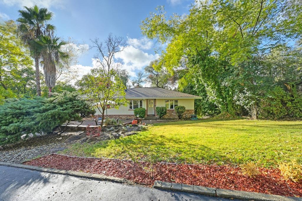 4001 La Canada Court