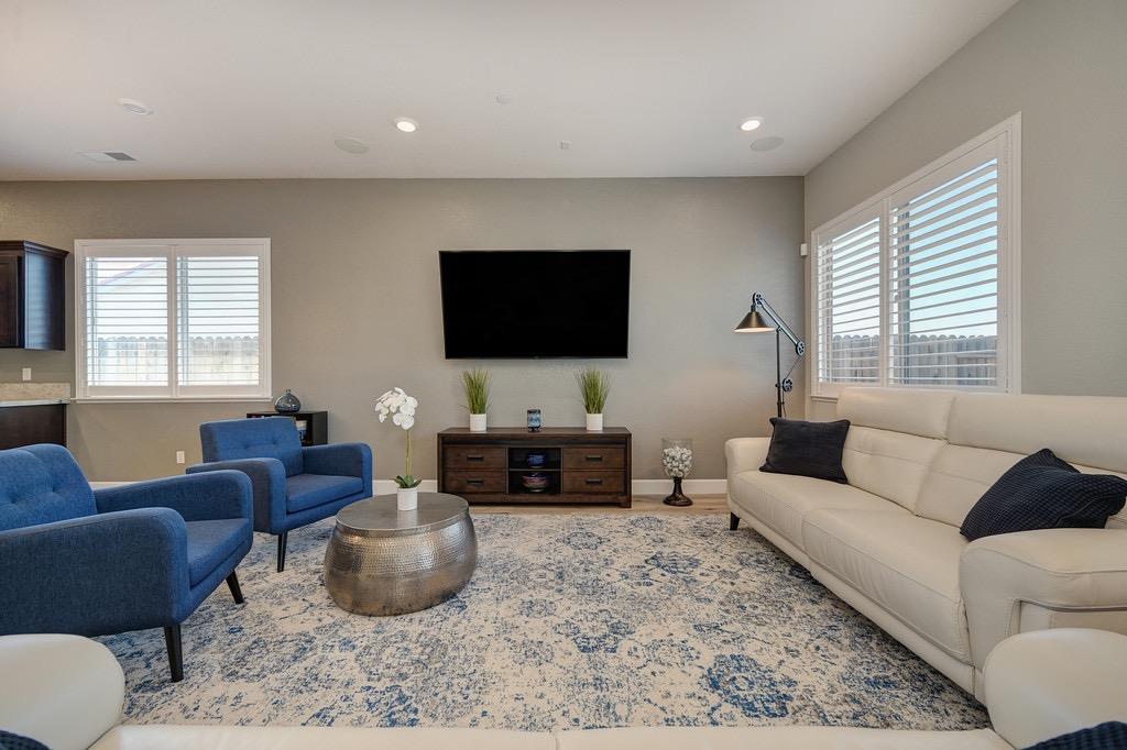 2956 Shady Acres Loop