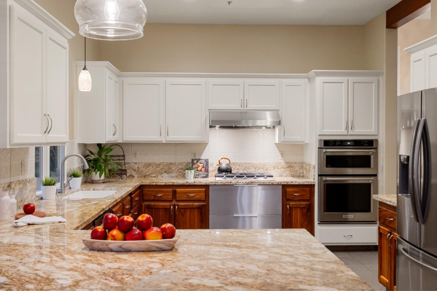 6408 Bluevista Court