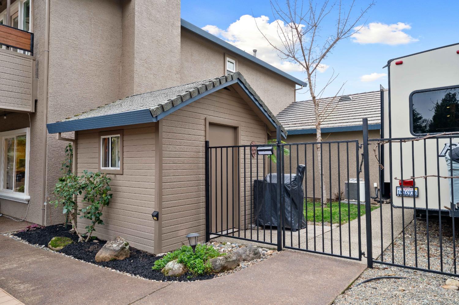 6408 Bluevista Court