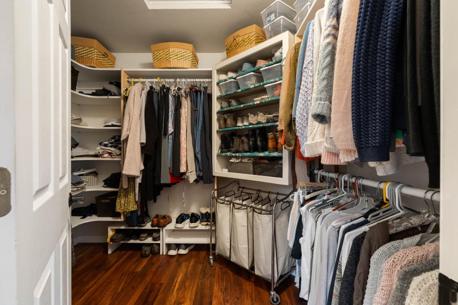 6408 Bluevista Court