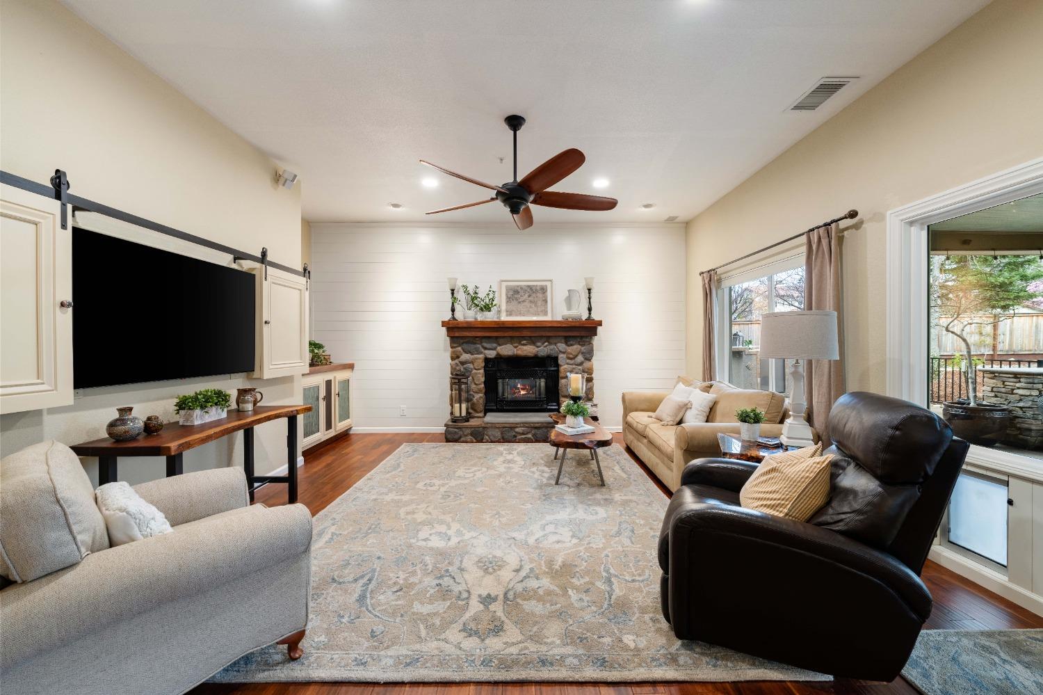 6408 Bluevista Court