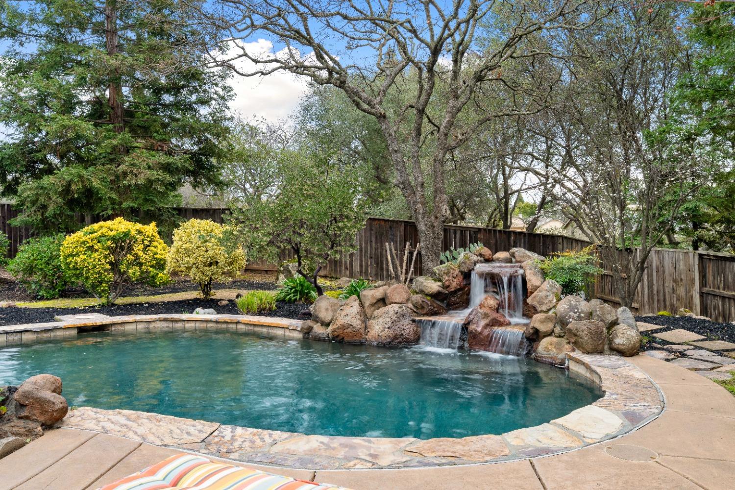 6408 Bluevista Court