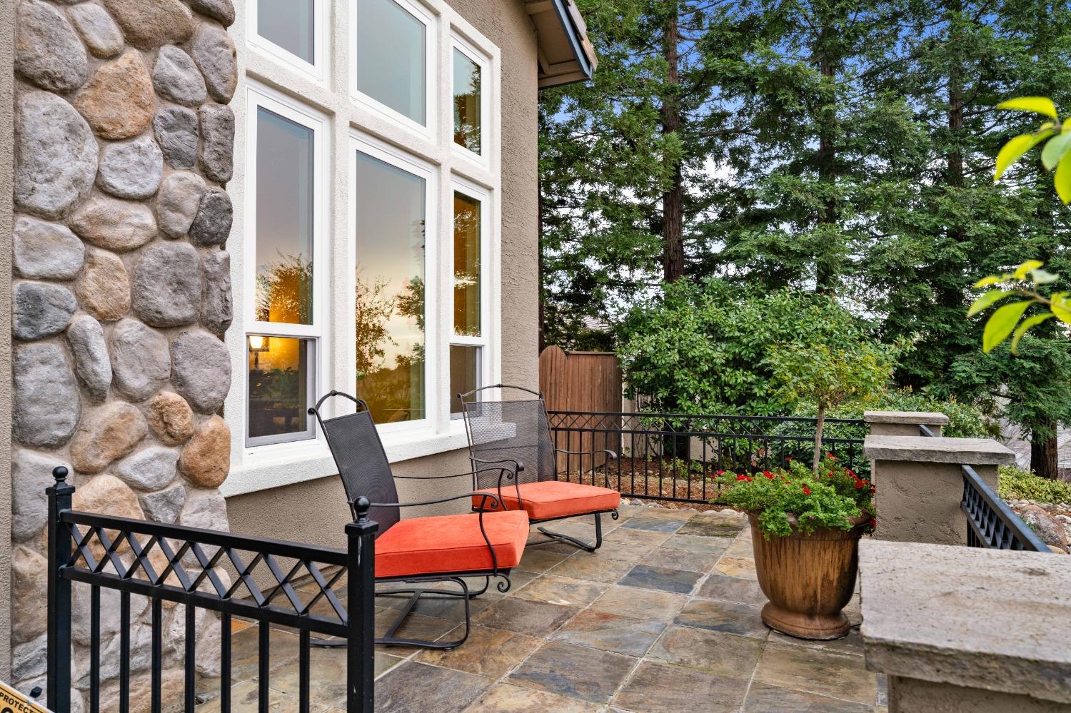 6408 Bluevista Court