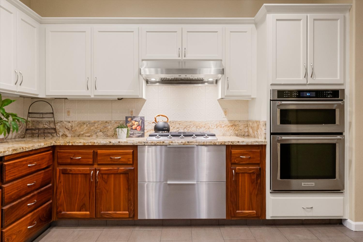 6408 Bluevista Court