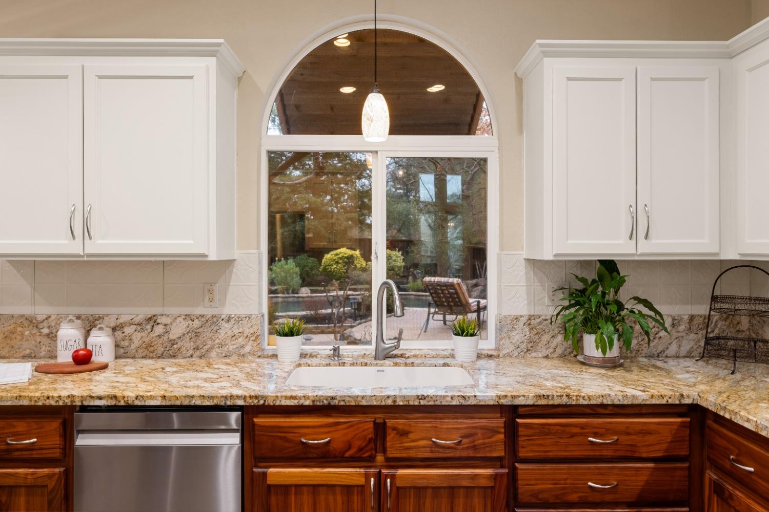 6408 Bluevista Court