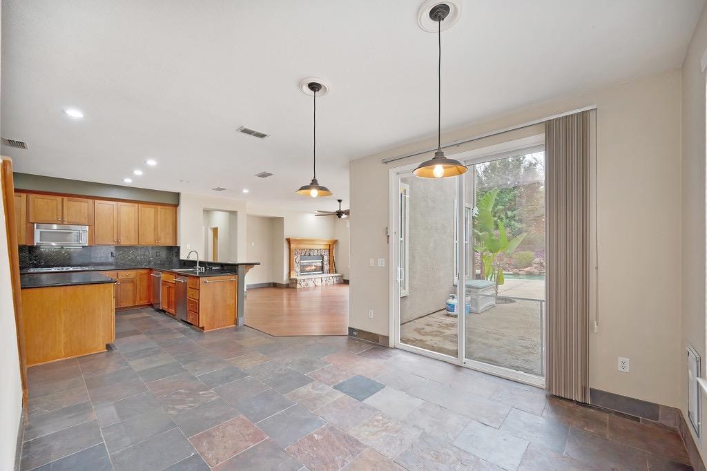 5073 Courtney Way