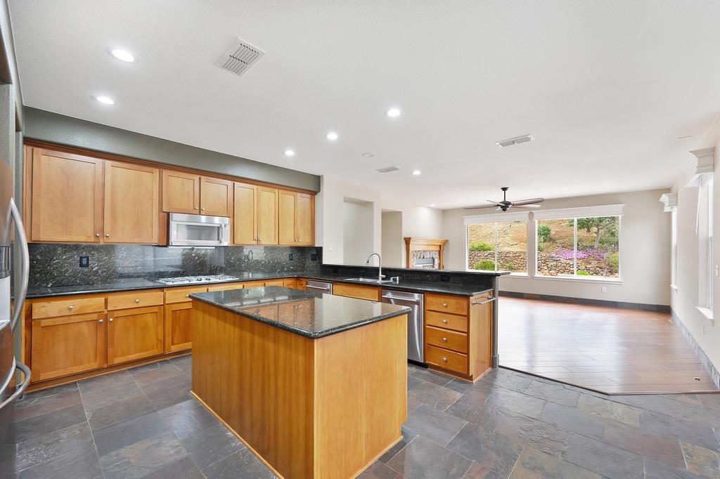 5073 Courtney Way