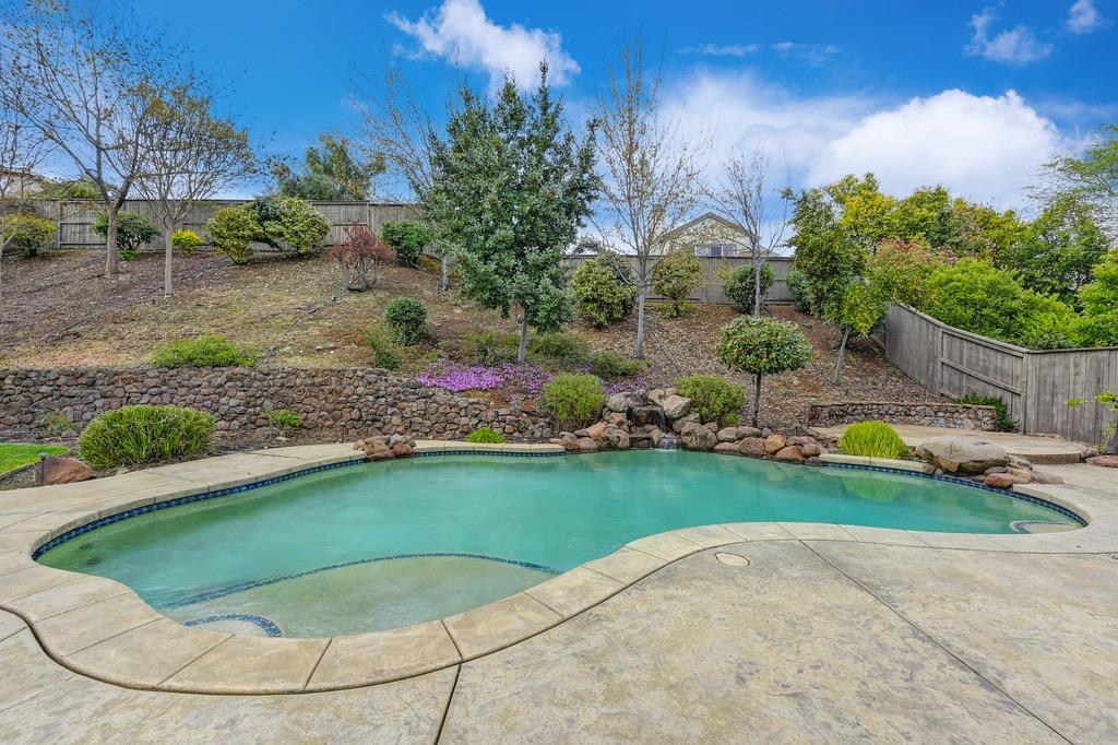 5073 Courtney Way