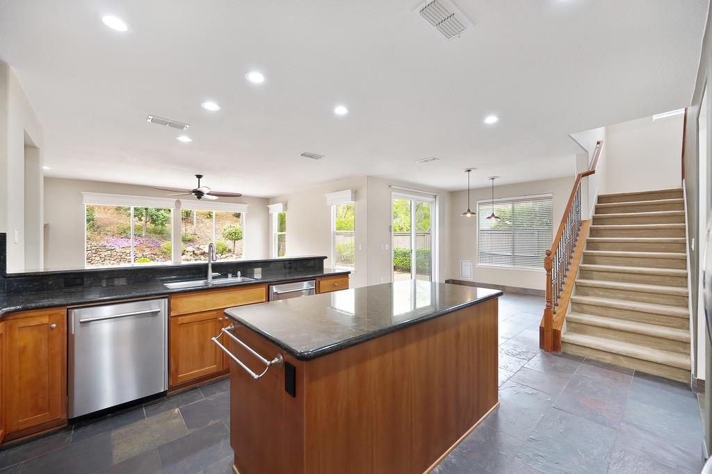 5073 Courtney Way