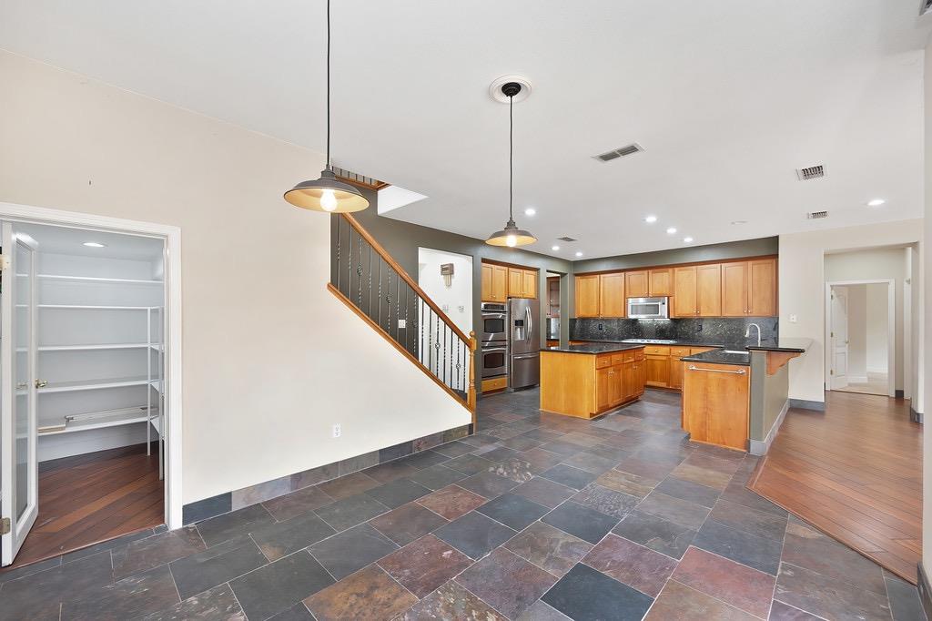 5073 Courtney Way