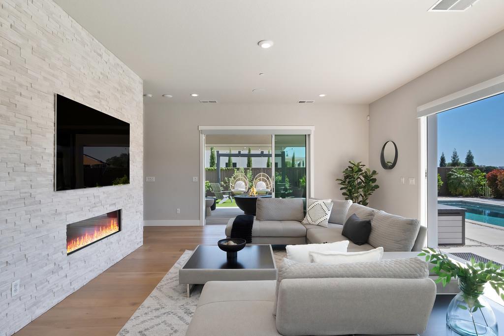1004 Big Cedar Ct