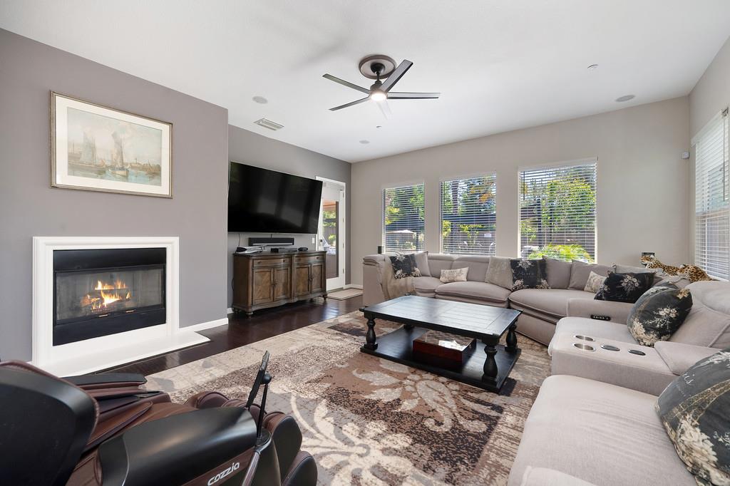 1721 Bella Cir