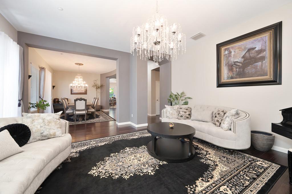1721 Bella Cir