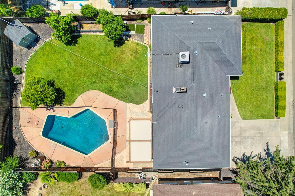 6052 Woodhaven Ave
