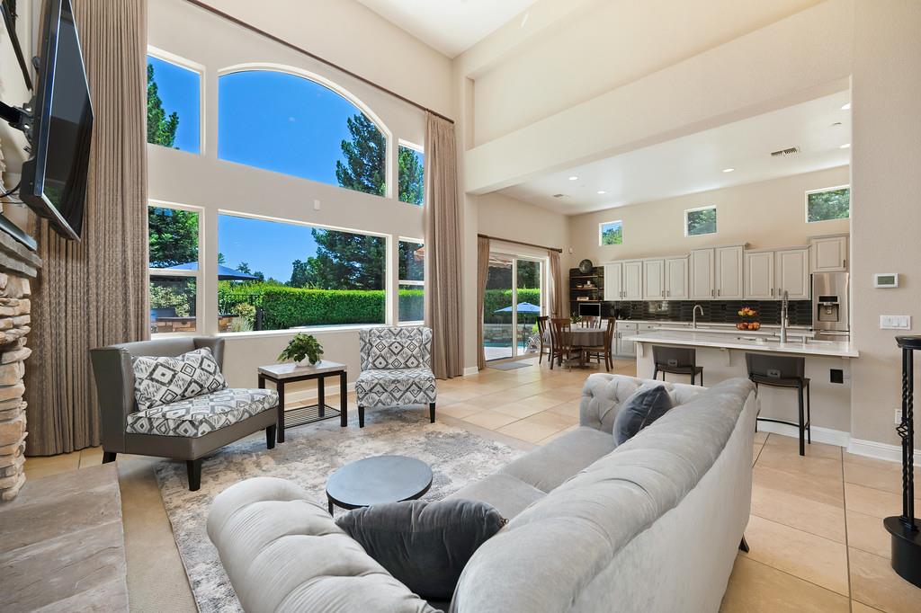 125 Diamond Grove Ct