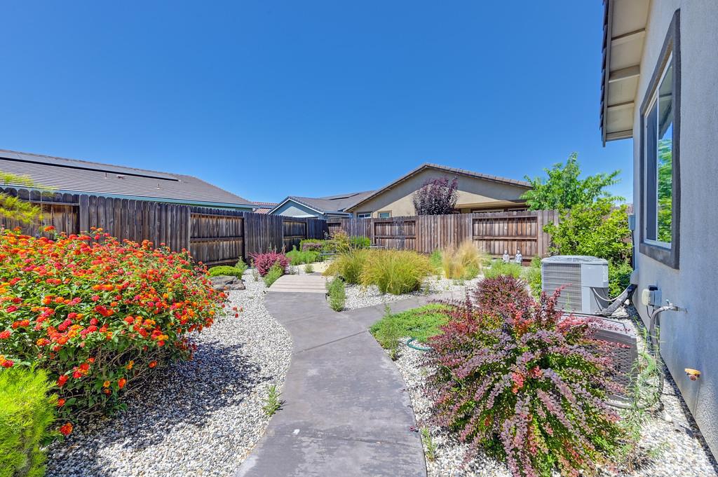 7414 Sun Rose Way
