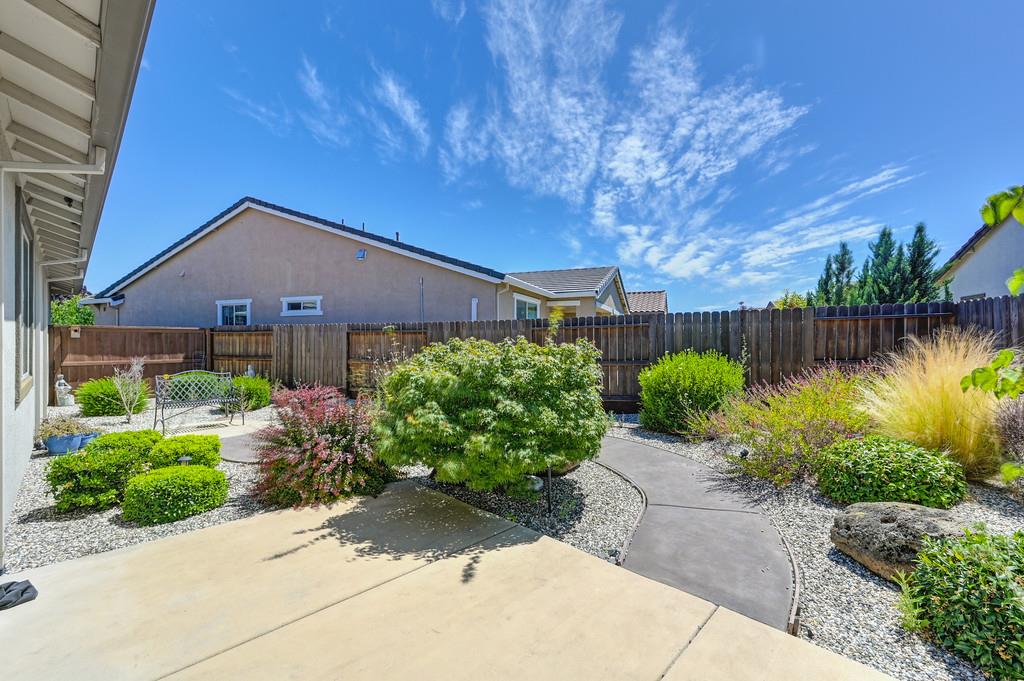 7414 Sun Rose Way