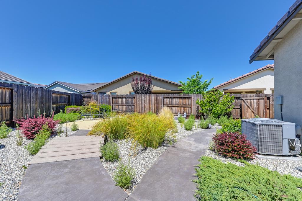 7414 Sun Rose Way