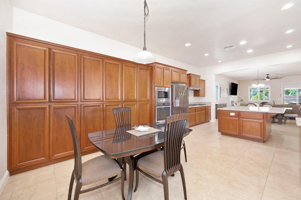2389 Mendota Way