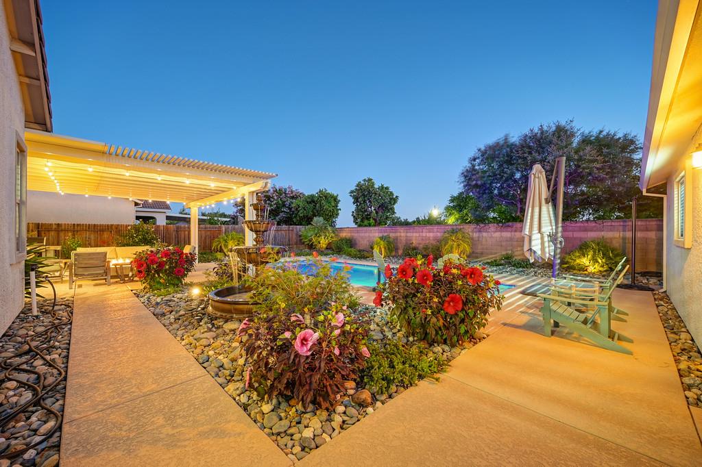 2389 Mendota Way