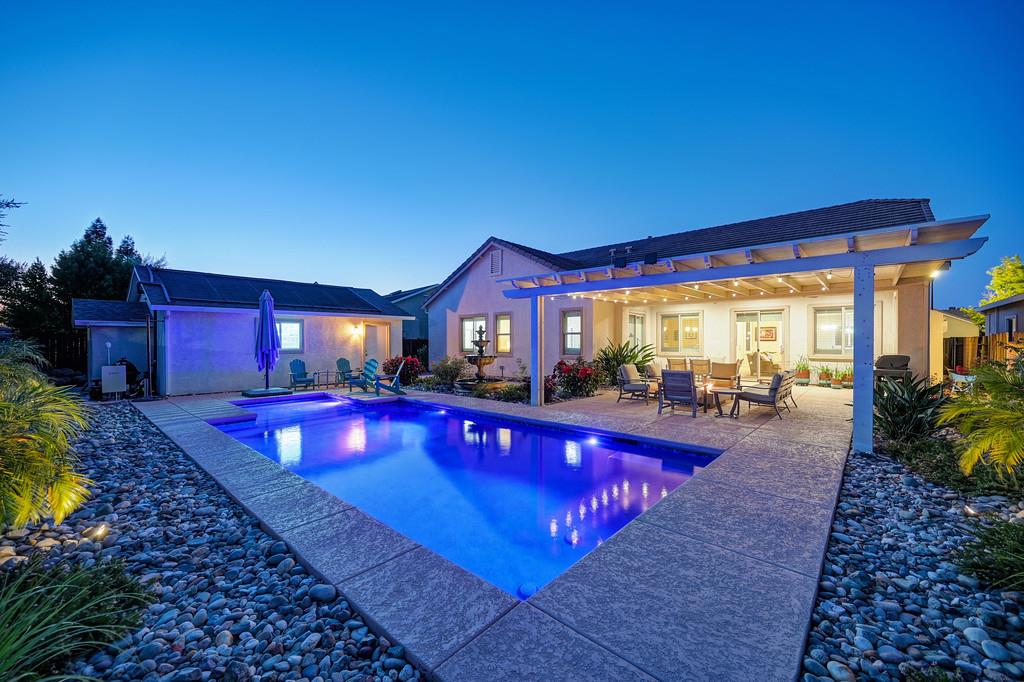 2389 Mendota Way