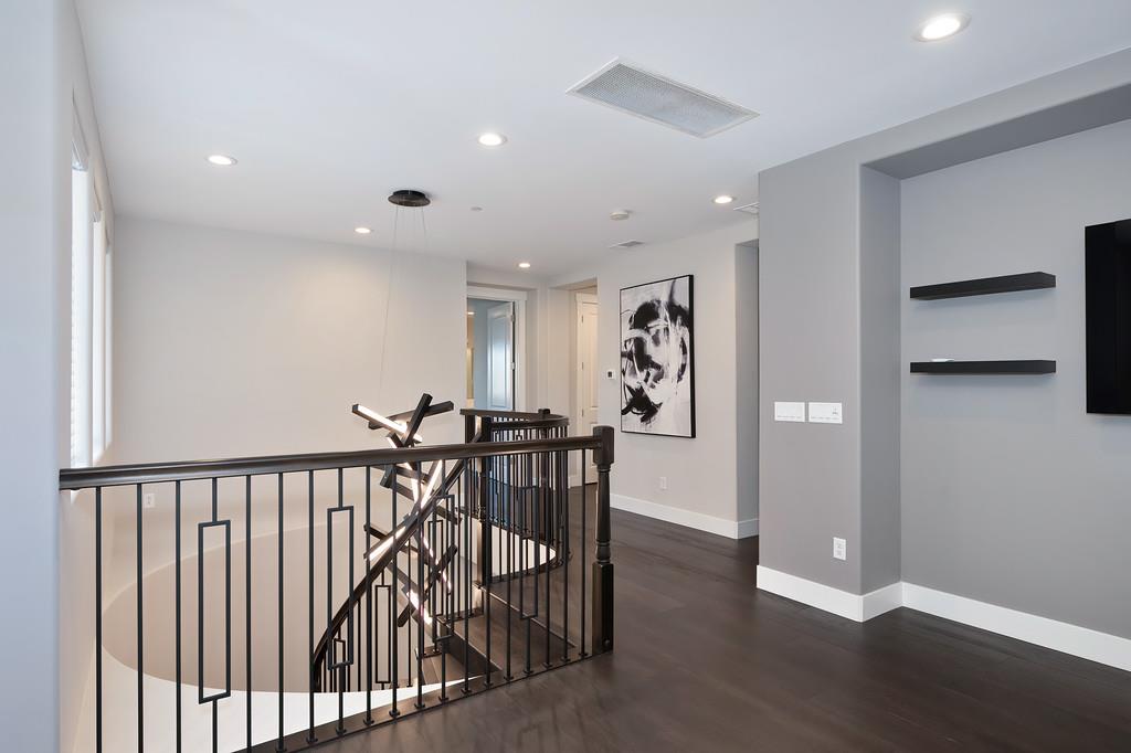 726 Wyeth Ct