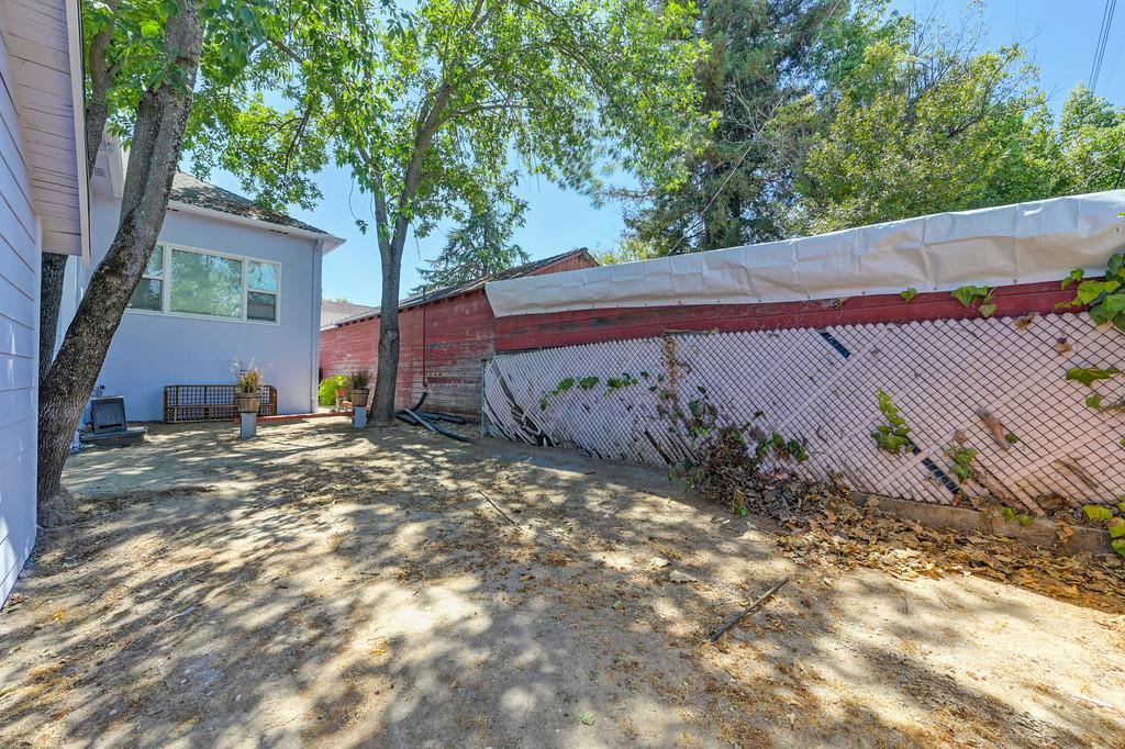 400 Pleasant St