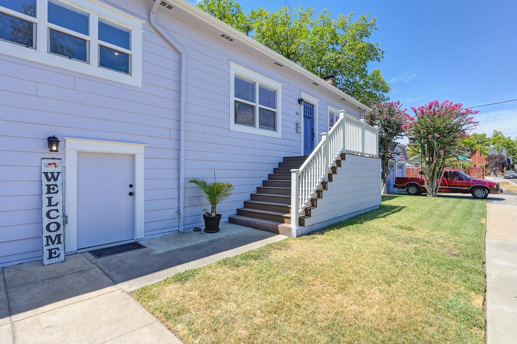 400 Pleasant St