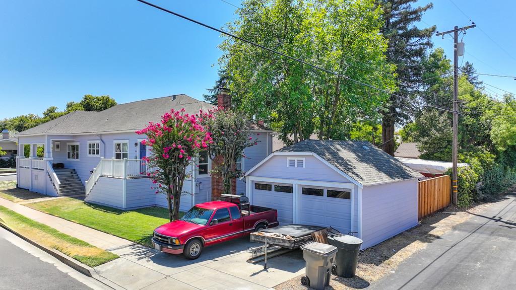 400 Pleasant St