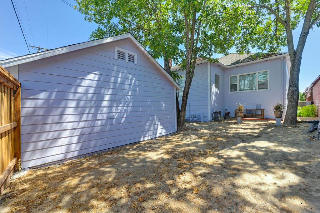 400 Pleasant St