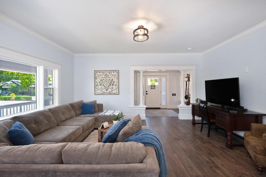 400 Pleasant St