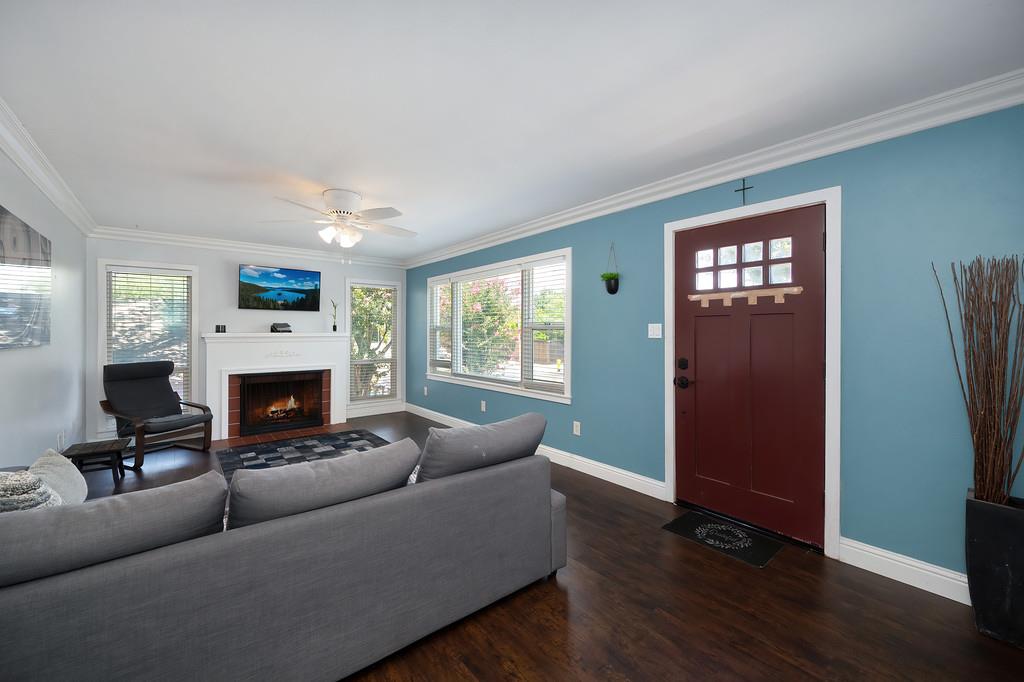 400 Pleasant St