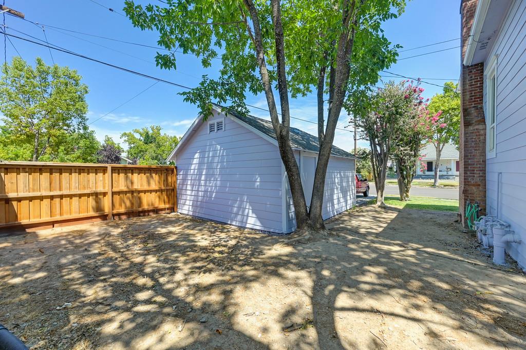 400 Pleasant St