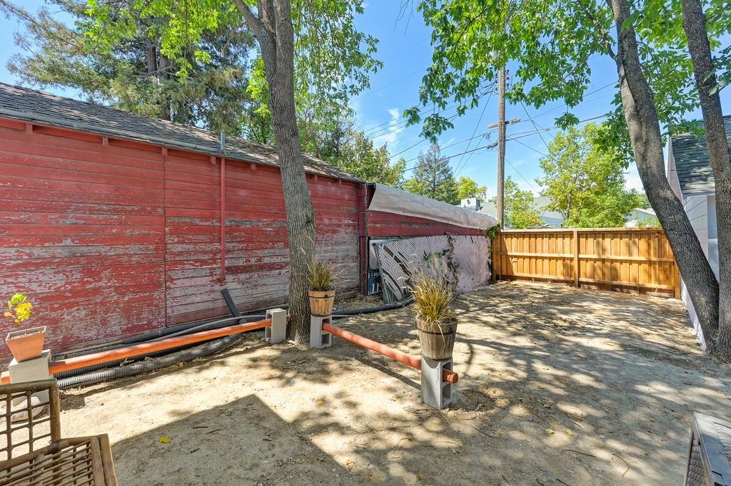 400 Pleasant St