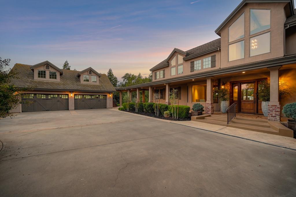 7450 Shadow Oaks Ln