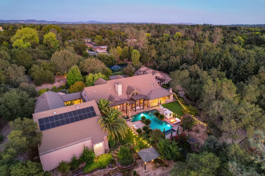 7450 Shadow Oaks Ln