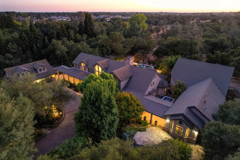 7450 Shadow Oaks Ln