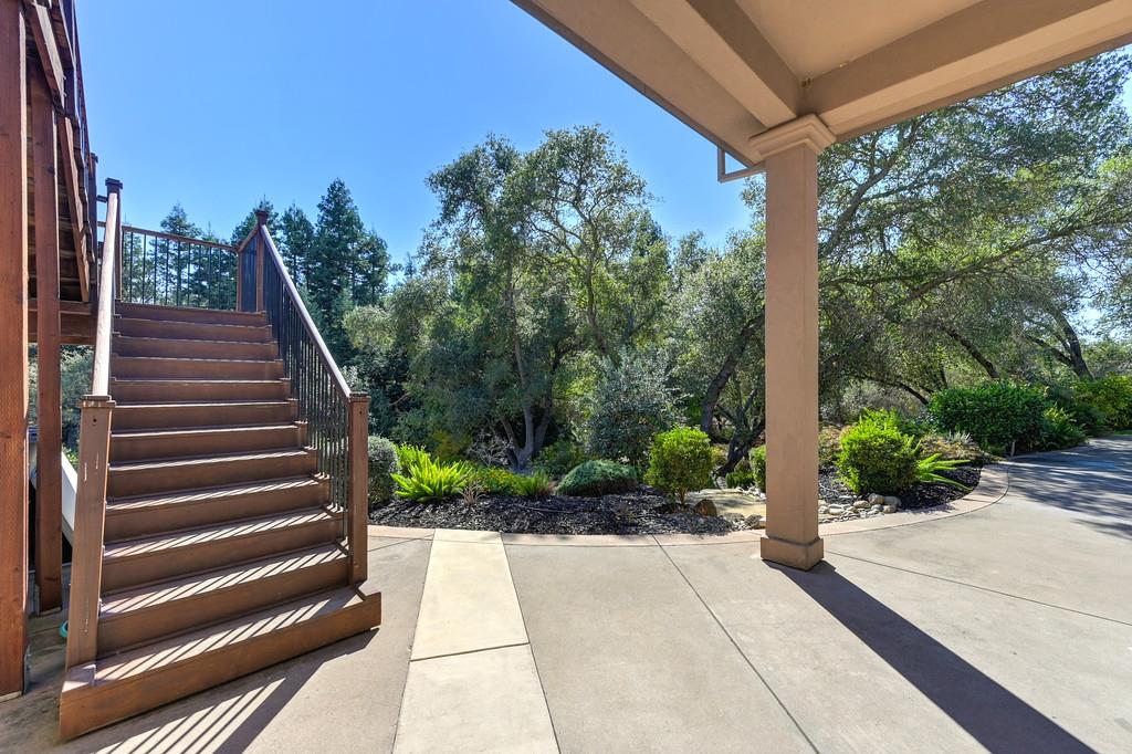 7450 Shadow Oaks Ln