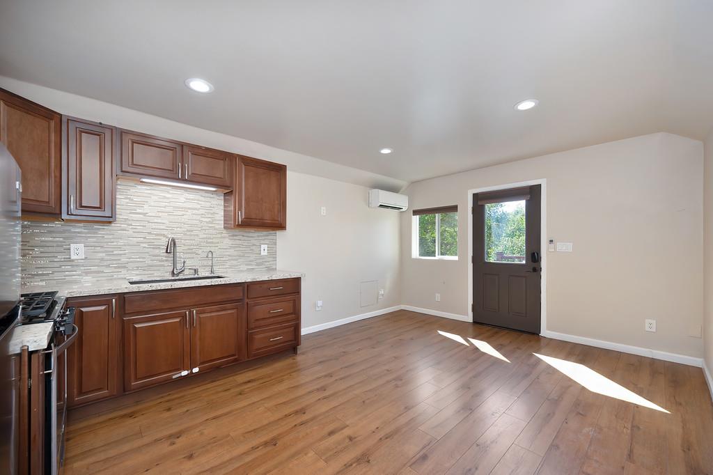 7450 Shadow Oaks Ln