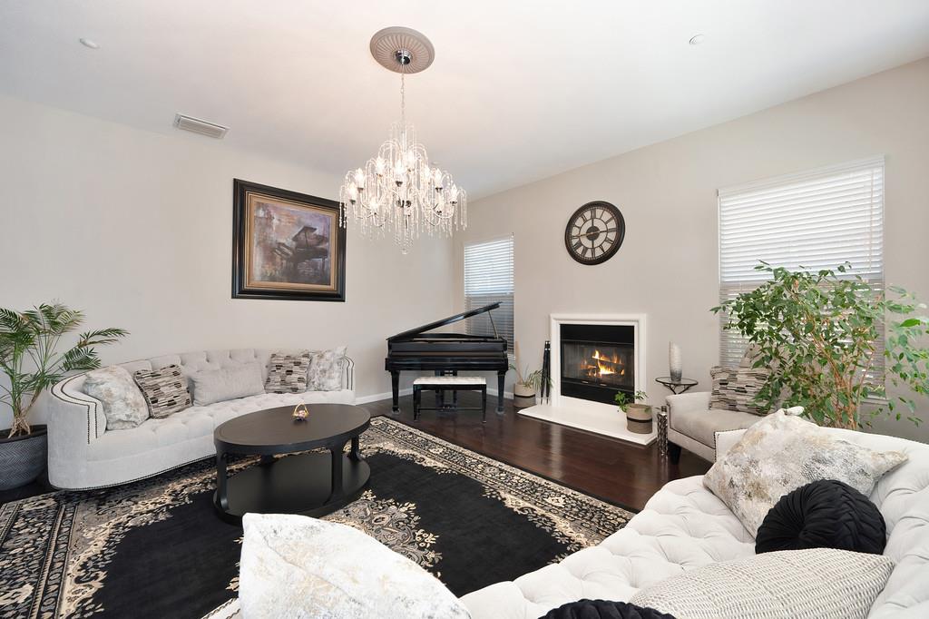 1721 Bella Cir