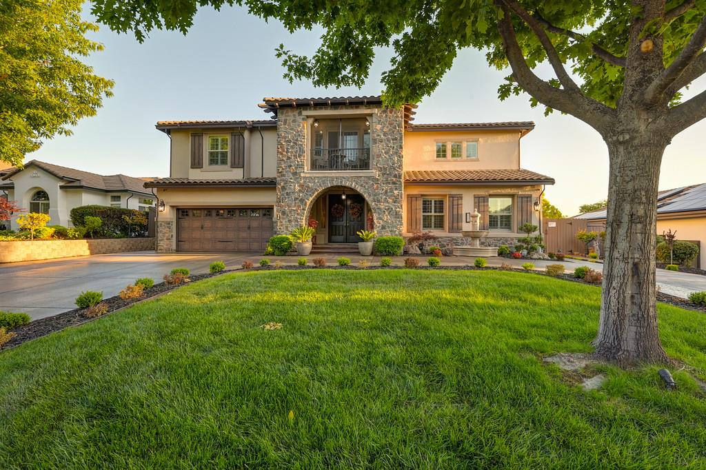 1721 Bella Cir