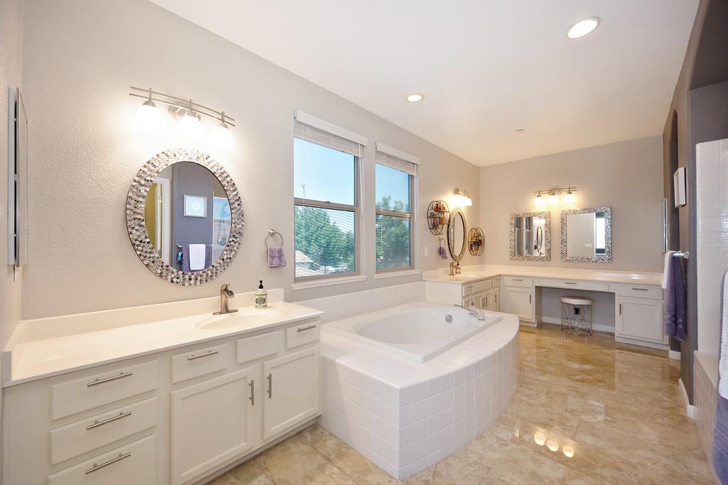 1721 Bella Cir