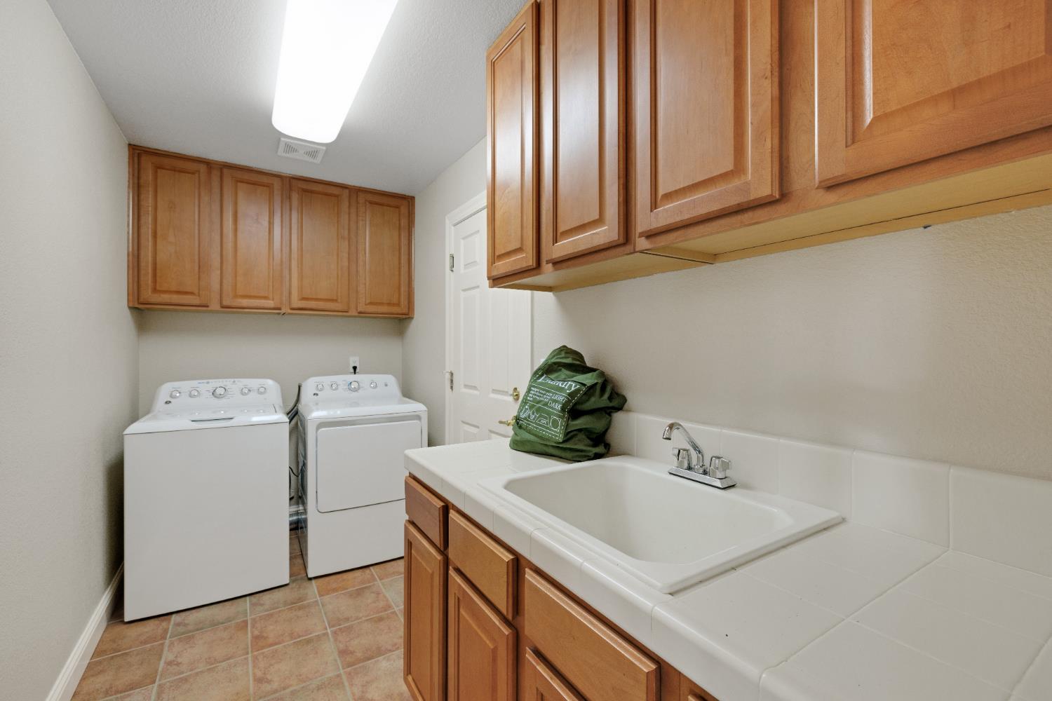 1806 Whimbrel Court