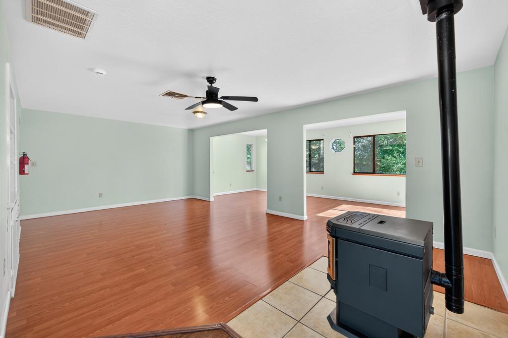 5897 Silverleaf Dr