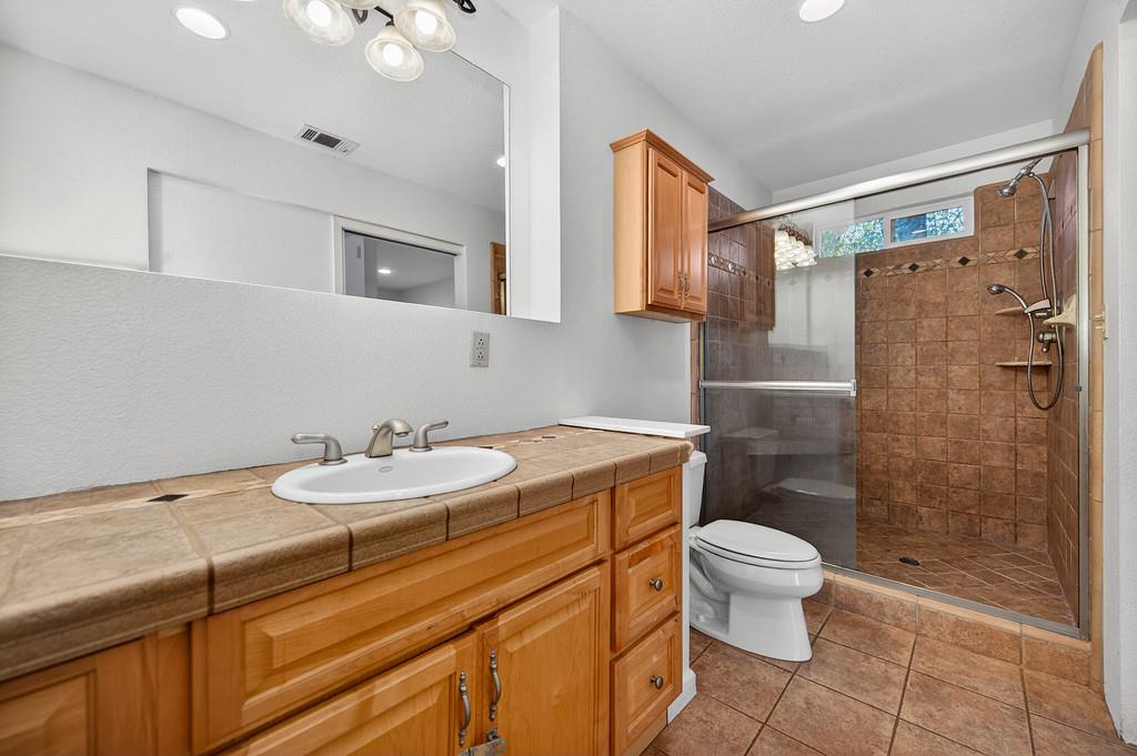 5897 Silverleaf Dr
