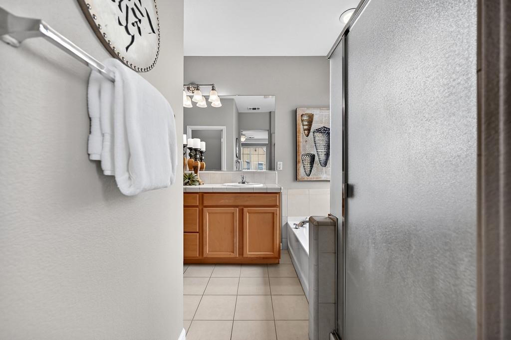 5998 Camden Cir