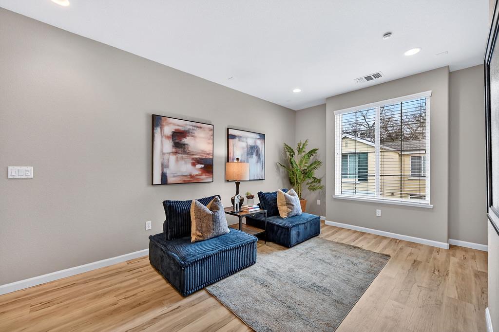 5998 Camden Cir