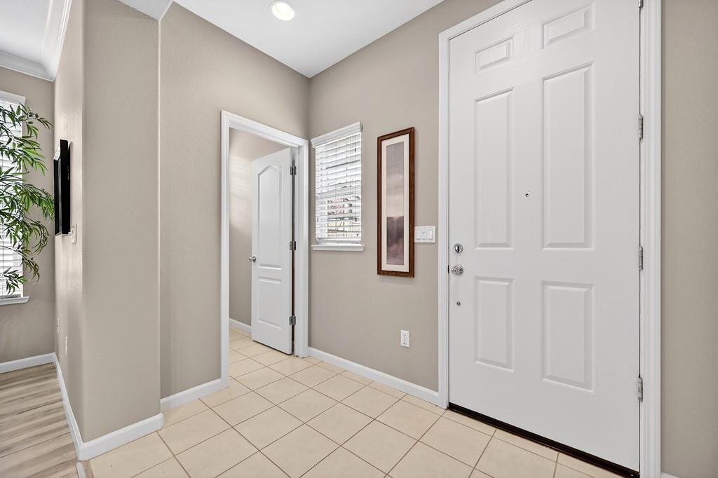 5998 Camden Cir